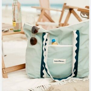 BUSINESS & PLEASURE CO. COOLER Bag. PERFECT FOR BEACH, PICNIC, SHOPPING. New